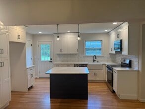 408 Hut Hill Rd in Bridgewater, CT - Building Photo - Building Photo