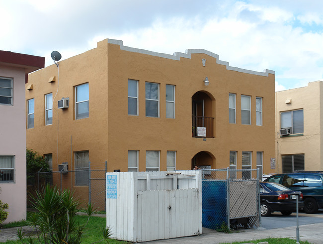 2020 SW 6th St in Miami, FL - Building Photo - Building Photo