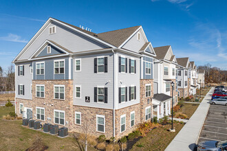 The Place at Marlboro in Morganville, NJ - Foto de edificio - Building Photo