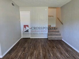 109 E Old Hwy 80 in White Oak, TX - Building Photo