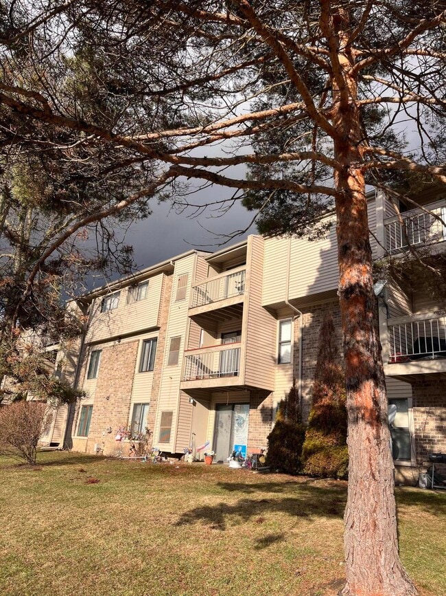 property at 30445 W 14 Mile Rd