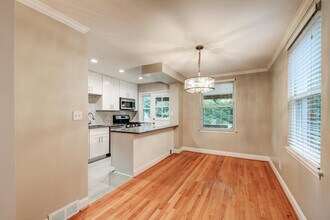 8451 Water Oak Rd in Parkville, MD - Building Photo - Building Photo