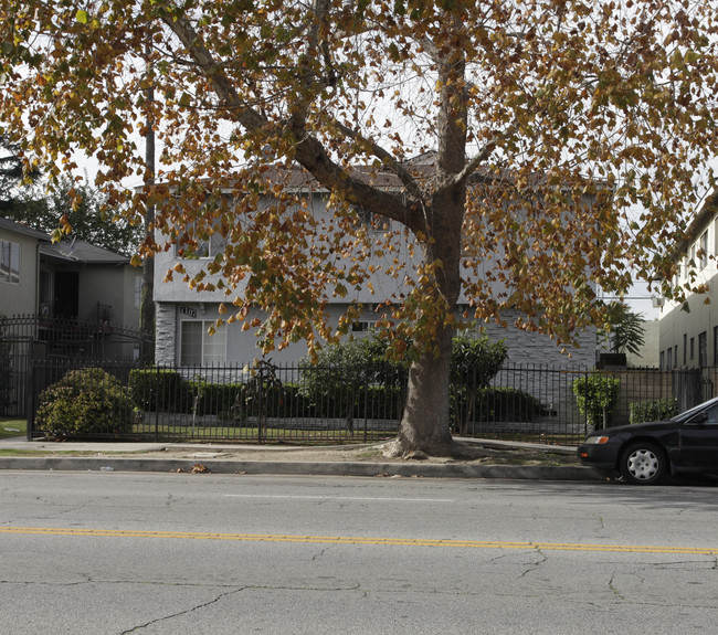 7107 Whitsett Ave in North Hollywood, CA - Building Photo - Building Photo