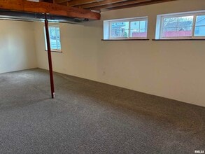 2116 W Geneva Rd in Peoria, IL - Building Photo - Building Photo