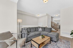 653 Colborne St in Brantford, ON - Building Photo