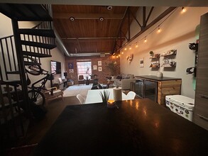 1300 N Pennsylvania St, Unit 210 in Denver, CO - Building Photo - Building Photo
