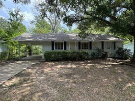 1734 Dixie Dr in Jackson, MS - Building Photo