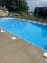Pinebrook Tower Apartments in Lorain, OH - Foto de edificio - Building Photo