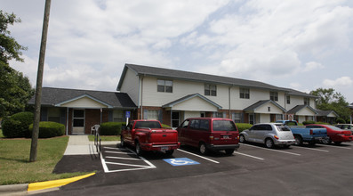 Yorktown Apartments in Clover, SC - Foto de edificio - Building Photo