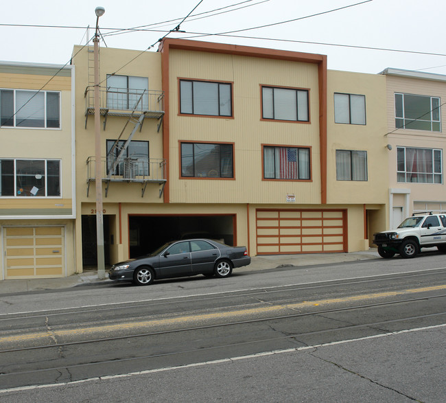 2916-2920 Taraval St