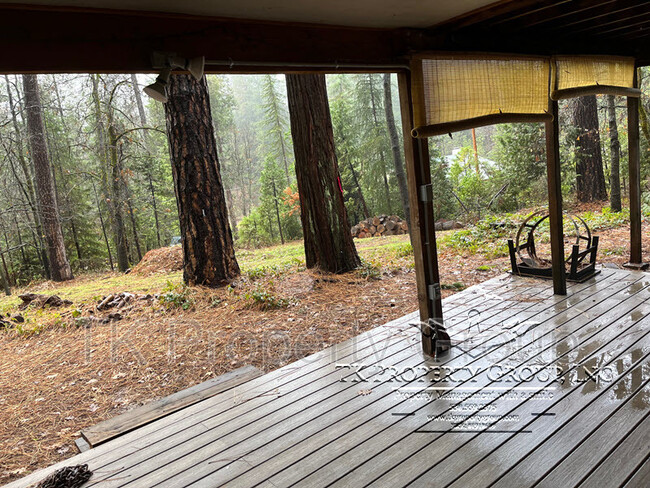 13052 Wood Rose Way in Grass Valley, CA - Building Photo - Building Photo