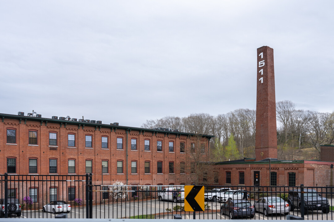 Kettle Brook Lofts in Worcester, MA - Foto de edificio