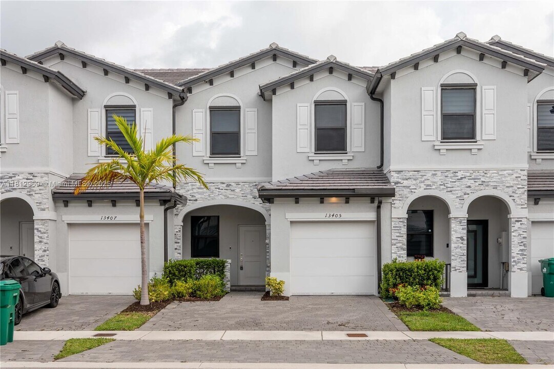 13405 SW 287th St in Homestead, FL - Building Photo