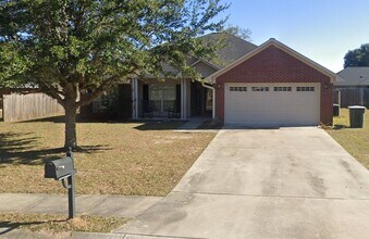 303 Camden Ct in Hinesville, GA - Building Photo - Building Photo
