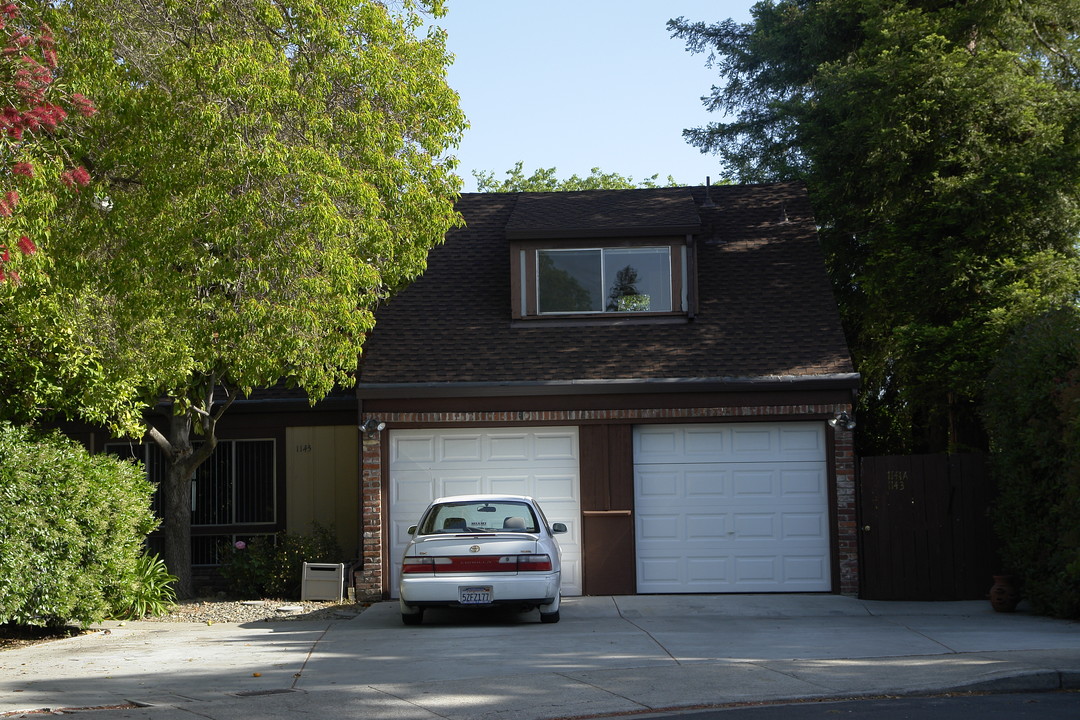 1141 Roxie Ln in Walnut Creek, CA - Foto de edificio