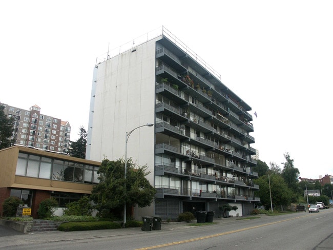 Sky Terrace Condos in Tacoma, WA - Foto de edificio - Building Photo