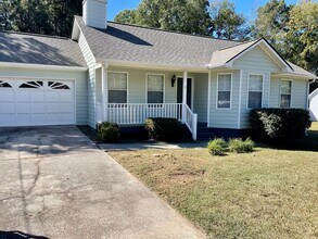 211 Lisa Ct in Hampton, GA - Building Photo - Building Photo