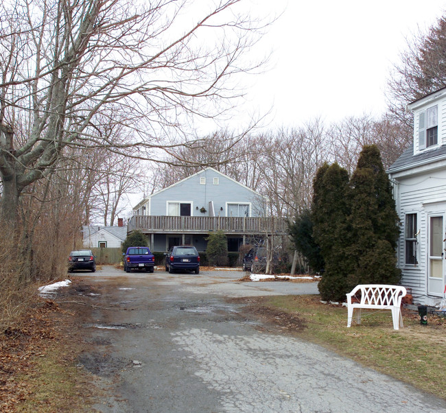 57-59 School St in Hyannis, MA - Foto de edificio - Building Photo