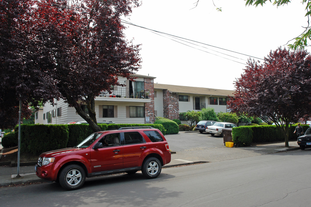 3228-3240 SE Morrison St in Portland, OR - Foto de edificio