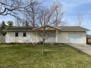 6217 Aragon Dr in Fort Wayne, IN - Building Photo - Building Photo