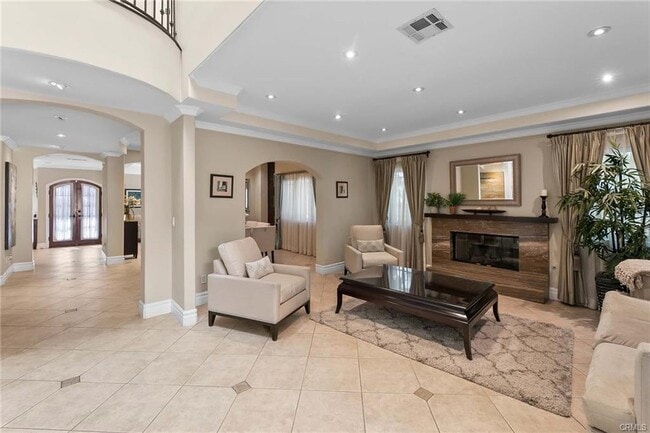 15014 Valleyheart Dr in Los Angeles, CA - Building Photo - Building Photo