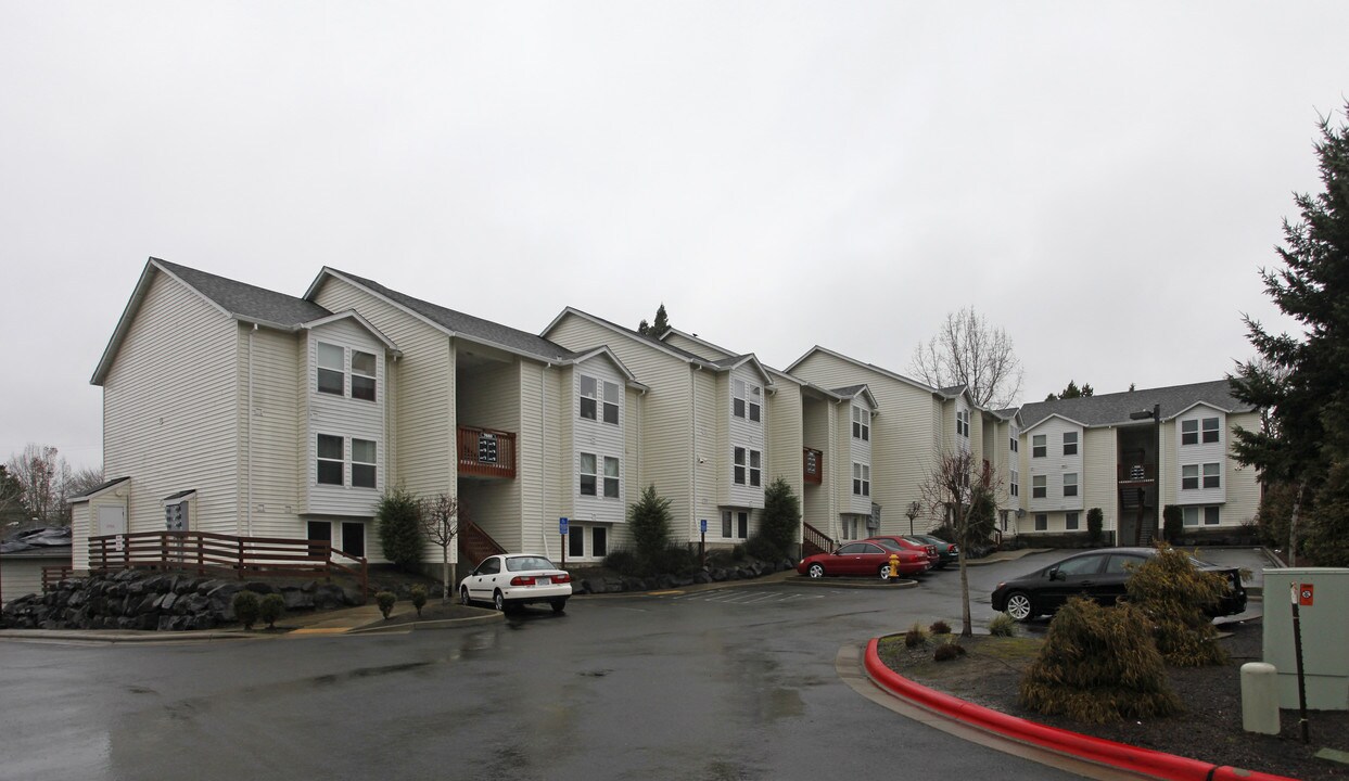 Loganberry Commons in Portland, OR - Building Photo