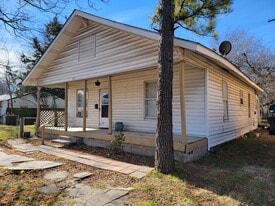 513 N Oak Ave in Ada, OK - Building Photo