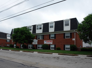 University Courts Apartments in Bowling Green, OH - Building Photo - Building Photo