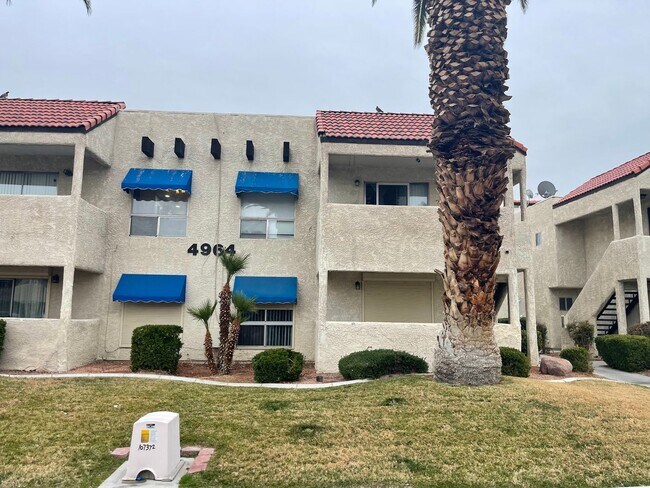 4964 Newport Cove Dr in Las Vegas, NV - Building Photo - Building Photo