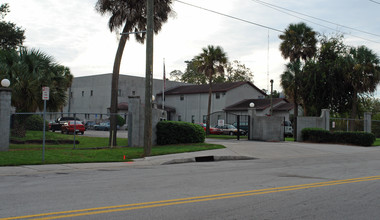 Liberty Center I in Jacksonville, FL - Foto de edificio - Building Photo