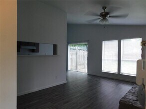 1002 Fieldwood Dr in Austin, TX - Building Photo - Building Photo