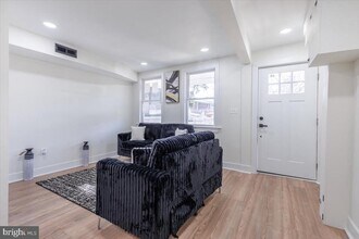 4702 Meade St NE in Washington, DC - Building Photo - Building Photo