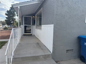 1336 Darmak Dr in Las Vegas, NV - Building Photo - Building Photo