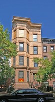 21 Lincoln Pl in Brooklyn, NY - Building Photo