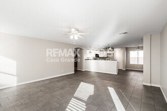 1579 E Gabrilla Dr in Casa Grande, AZ - Foto de edificio - Building Photo