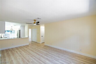 208 N Bruce St in Las Vegas, NV - Building Photo - Building Photo