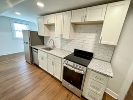 4518 Ashland Ave, Unit 4518 Apt 3 in Cincinnati, OH - Building Photo