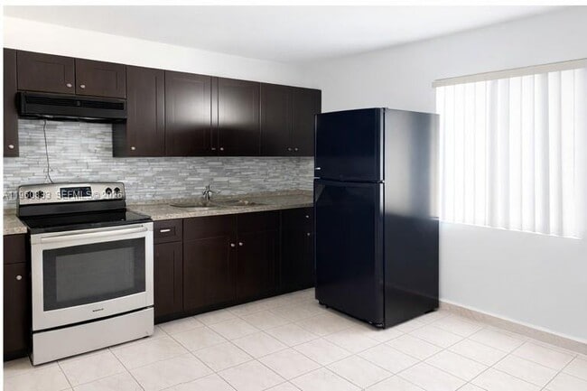 702 Neptune St in West Palm Beach, FL - Building Photo - Building Photo