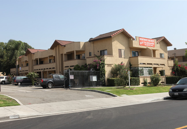 2532-2542 Edwards Ave in South El Monte, CA - Foto de edificio - Building Photo