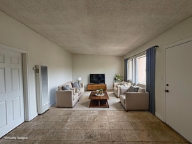 Cliff Manor Apartments in Garden Grove, CA - Building Photo