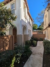 1406 Mosaic Glen in Escondido, CA - Building Photo - Building Photo