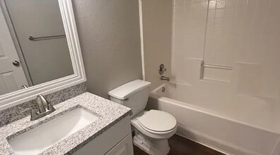 112 Highland Dr in Bryan, TX - Building Photo - Building Photo