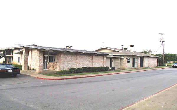 Claytons Mark Apartments in Grand Prairie, TX - Foto de edificio