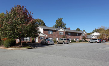 Laurel Forest in Hickory, NC - Building Photo - Building Photo