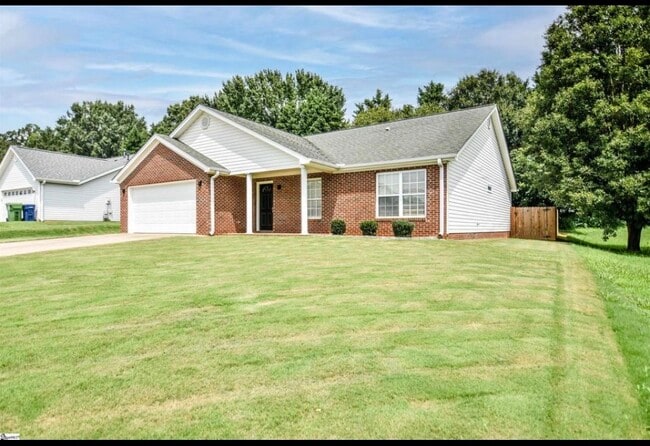 27 Sweetland Ct in Greenville, SC - Foto de edificio - Building Photo