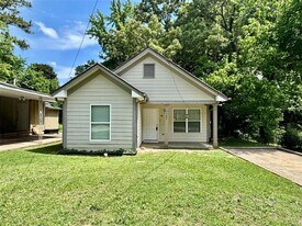 2595 Elliott St NW in Atlanta, GA - Building Photo
