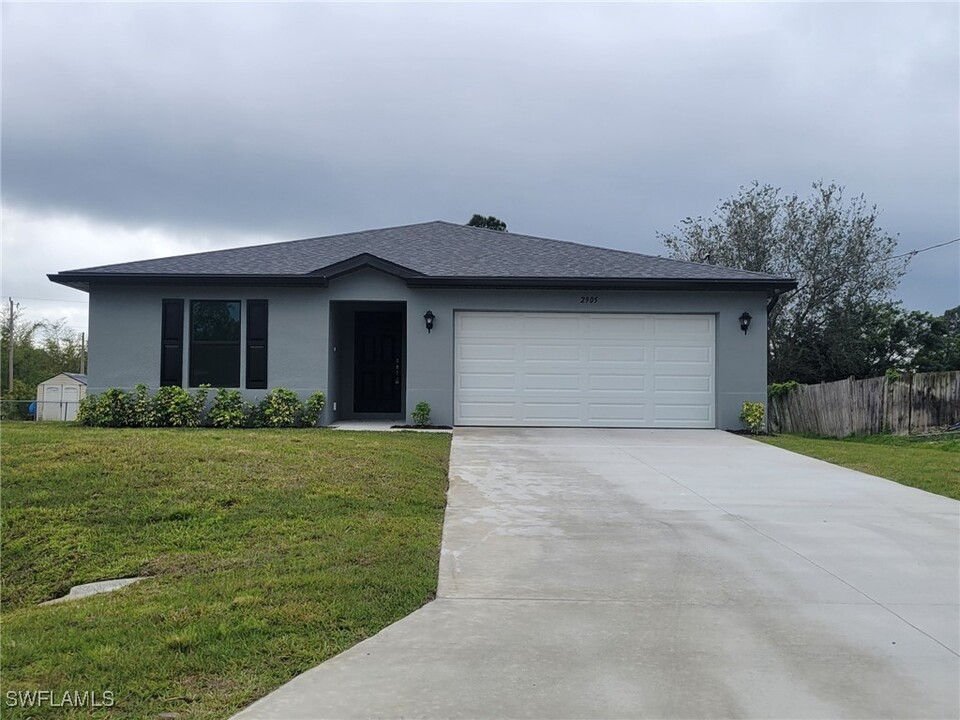 2905 6th St SW in Lehigh Acres, FL - Building Photo