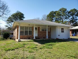 1190 Crestview Cir NE