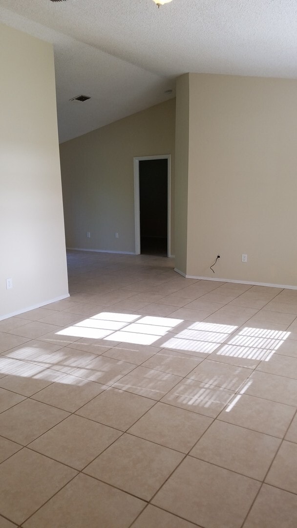 518 Wildwood Ave SW in Palm Bay, FL - Building Photo - Building Photo