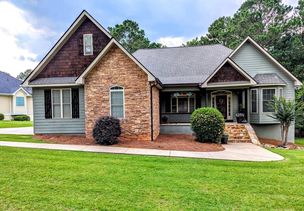 291 Greystone Dr in Milledgeville, GA - Building Photo